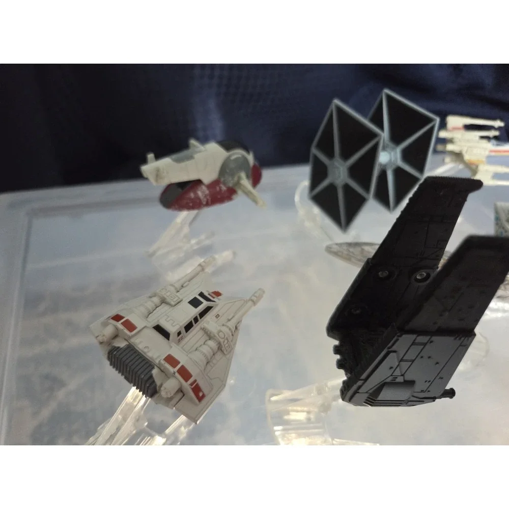 Star Wars Hot Wheels Lot of 11 ships - Includes STANDS